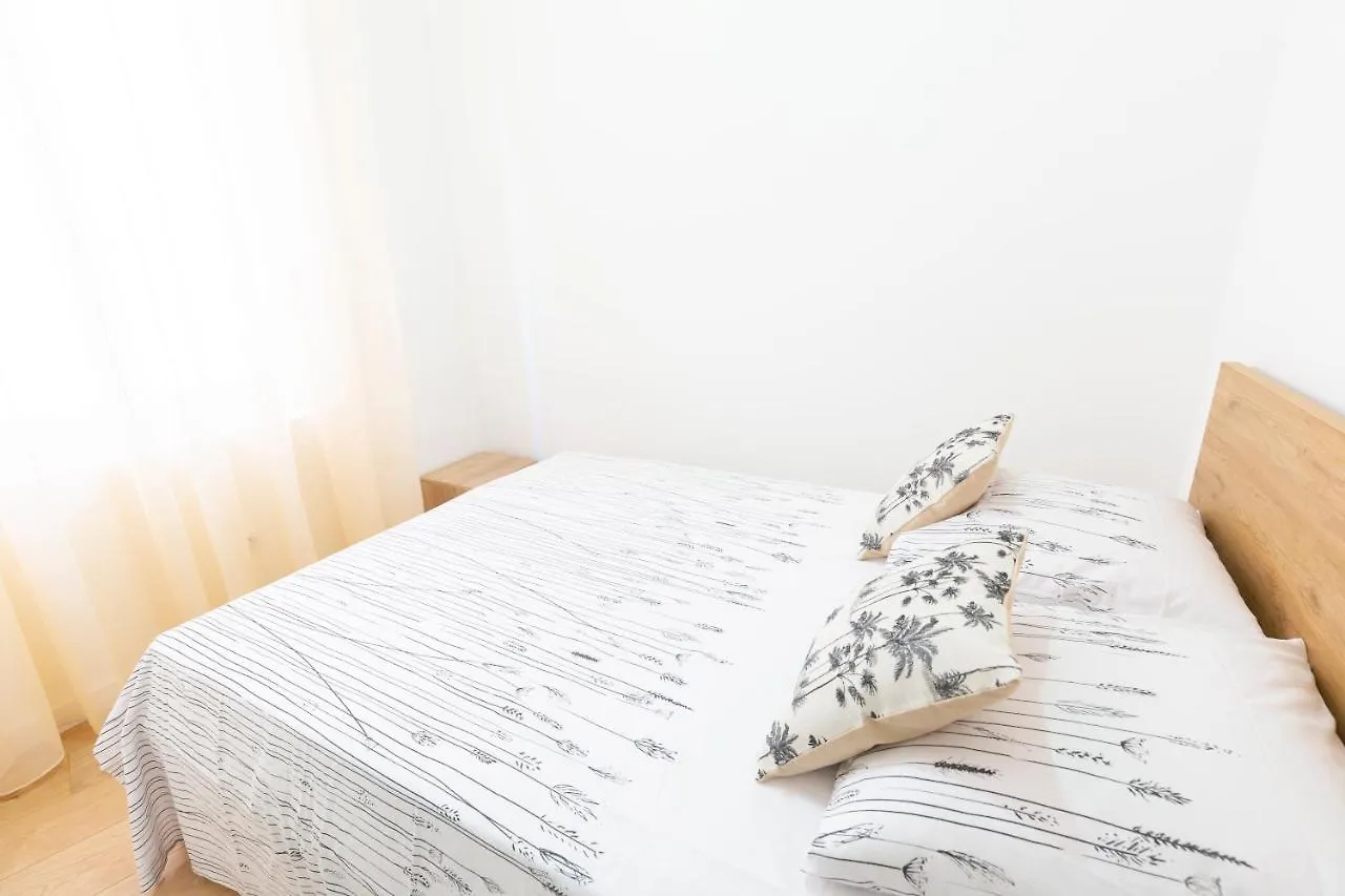 Marne II - 3 Pieces - Parking - Carre D'Or Menton Apartment