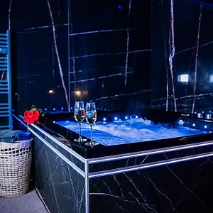  Appartement Romance & - Jacuzzi - Parking -